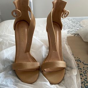 Great condition high heels